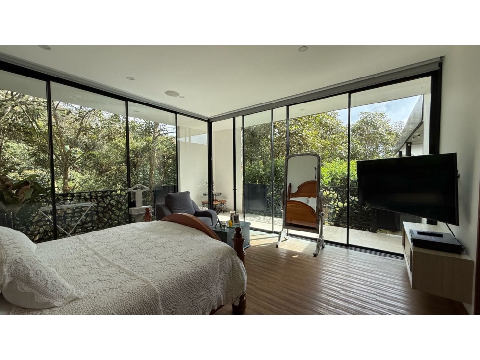 Casa en Venta, Alto de las Palmas - Envigado. Detrás del Mall Lemont