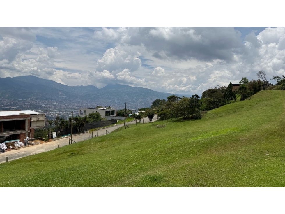 Excelente lote en venta con vista a Medellín, Los Balsos - El Poblado — foto 3
