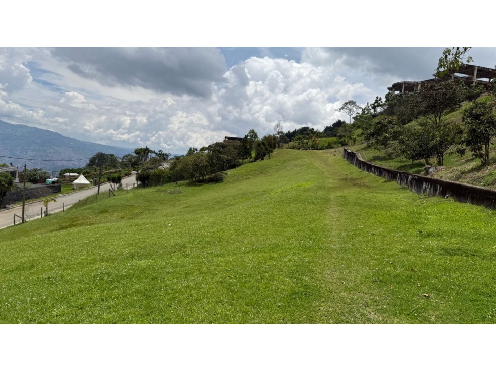 Excelente lote en venta con vista a Medellín, Los Balsos - El Poblado — foto 5