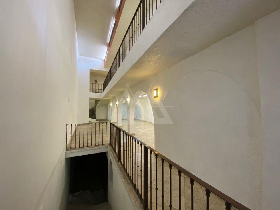 Venta ó Renta de Edificio Comercial en el Centro de Cuernavaca Mor. - 2