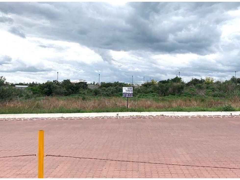 Venta Terreno Comercial. Cd Maderas, Lagos de Moreno, Jalisco. - 3