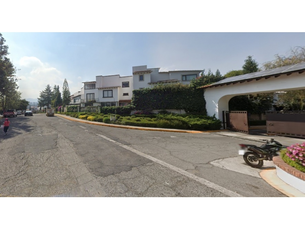 Casa en Remate en Parque Tarango, FG-396