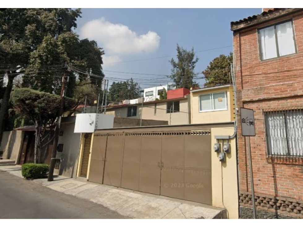 Casa en Remate en L. De Las Águilas, FG-540