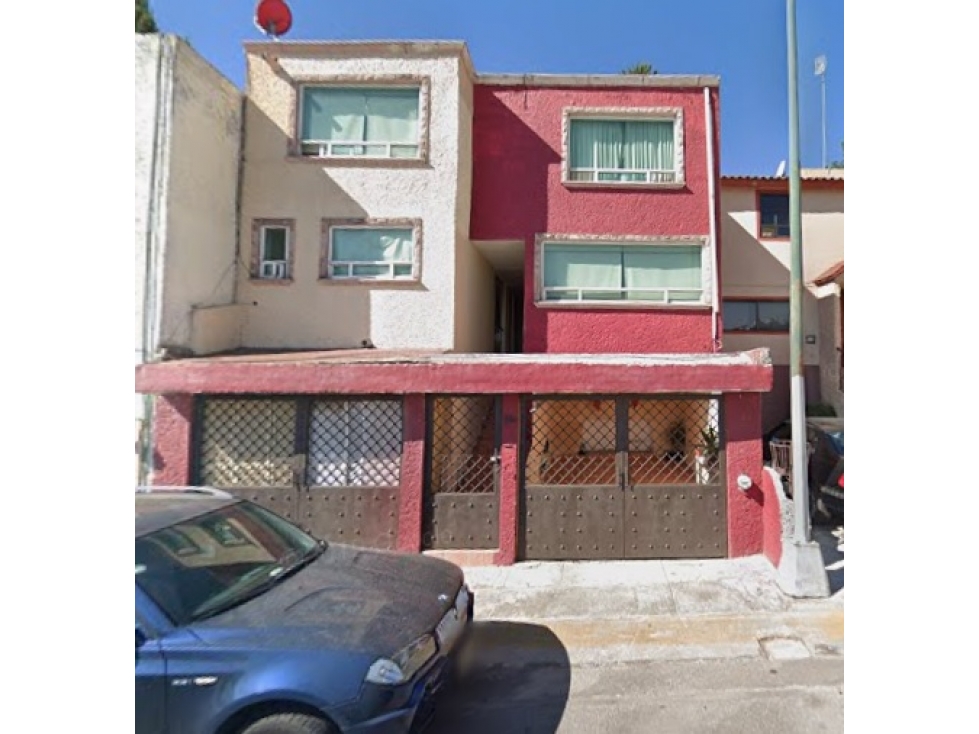 Casa en Remate en Lomas Verdes, FG-97
