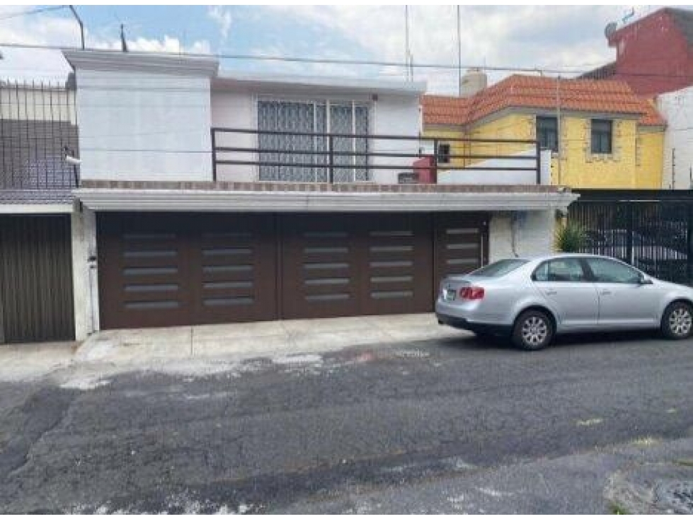 Casa en Remate en Lomas de Tarango, FG-1221