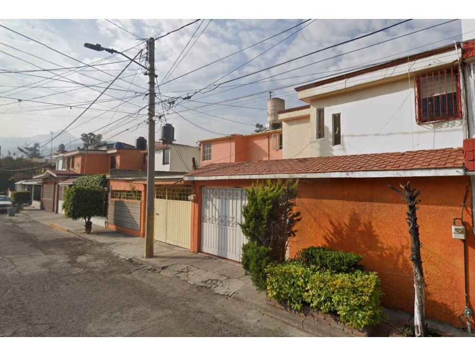Casa en Remate en Bosques Del Valle, FG-454