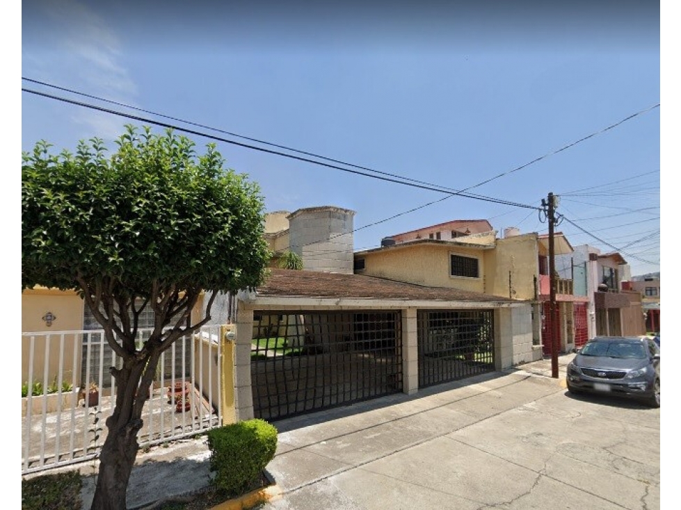 Casa en Remate en Bosques de México, FG-474 - 1