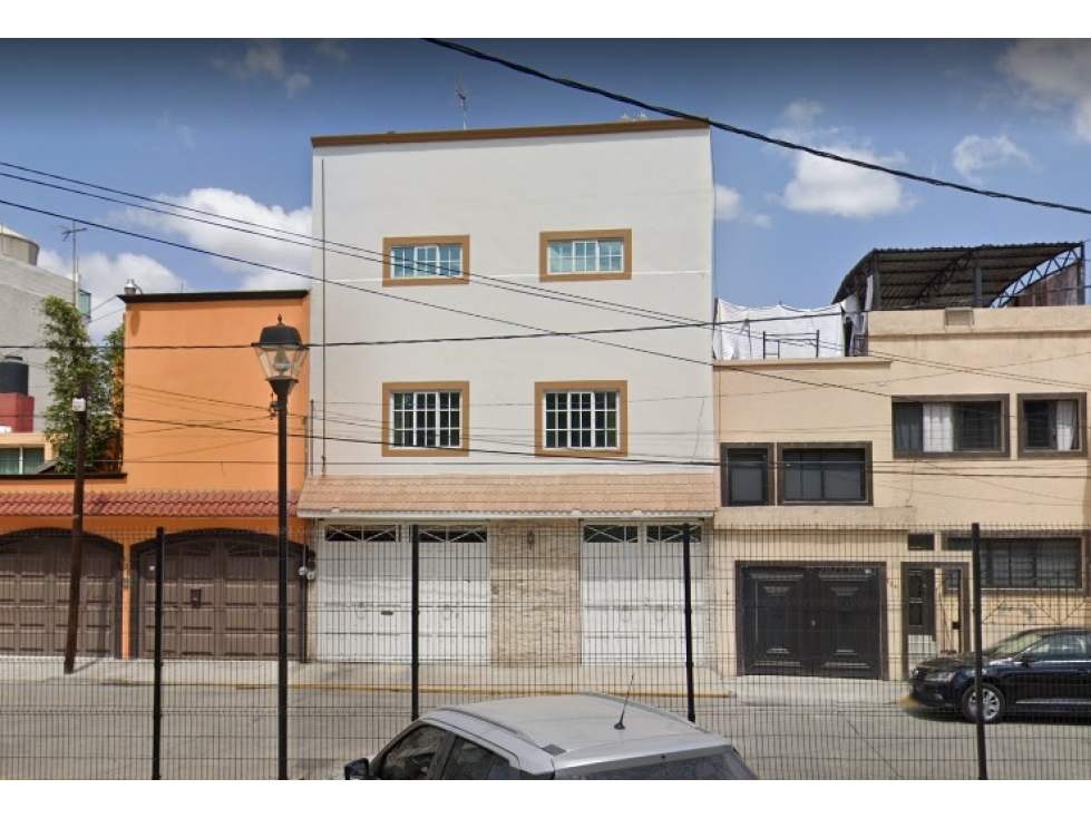 Casa en Remate en Xotepingo, FG-529 - 1