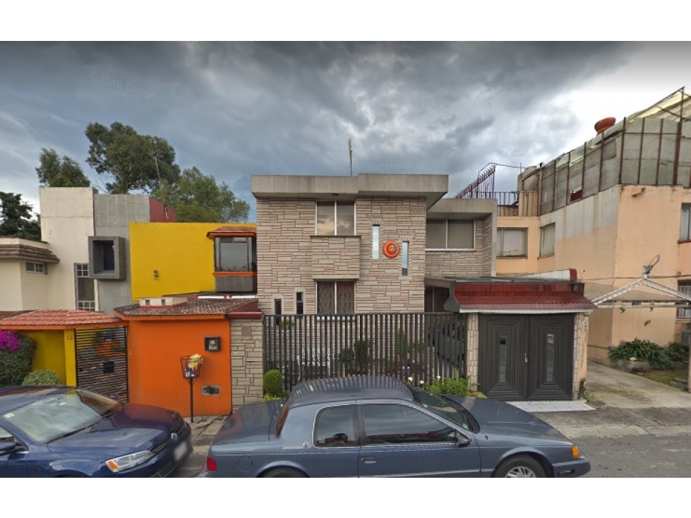 Casa en Remate en Lomas Verdes I, FG-1439