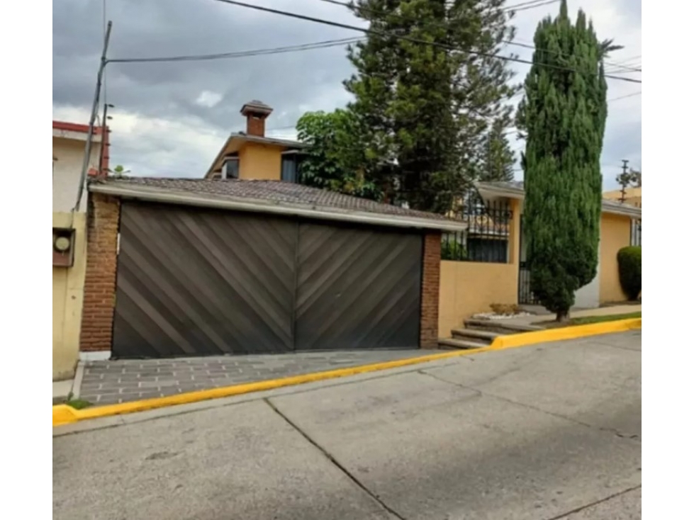 Casa en Remate en Lomas De La Hacienda, FG-232