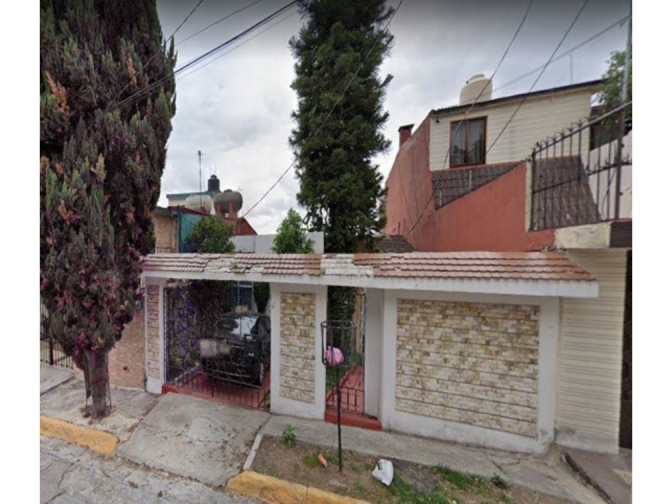 Casa en Remate en Los Pirules, FG-655 - 1