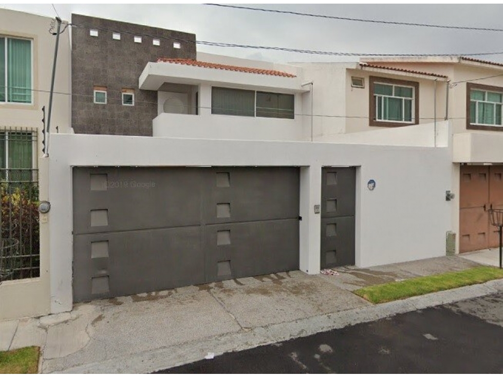 Casa en Remate en Colinas del Cimatario, FG-654