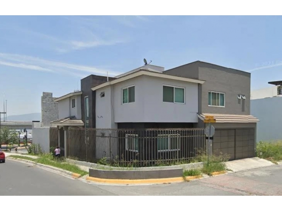 Casa en Remate en Cumbres Elite, FG-797