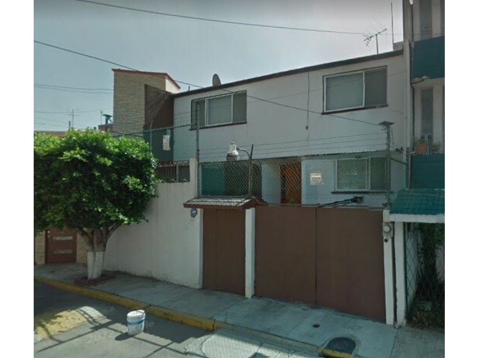 Casa en Remate en Paseos de Taxqueña, FG-1191