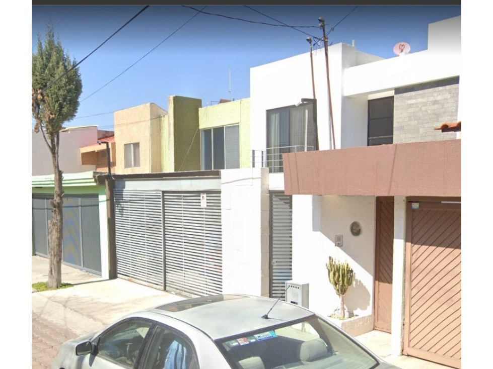 Casa en Remate en Quintas Del Marques, FG-927