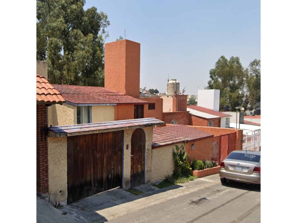 Casa en Remate en Lomas Verdes, FG-1497