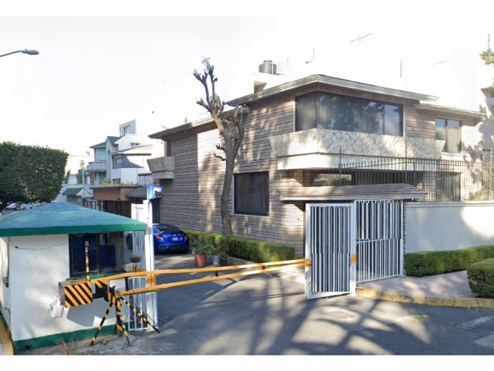 Casa en Remate en Paseos De Taxqueña, FG-1472