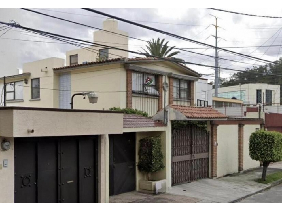 Casa en Remate en Jardines de San Mateo, FG-1812