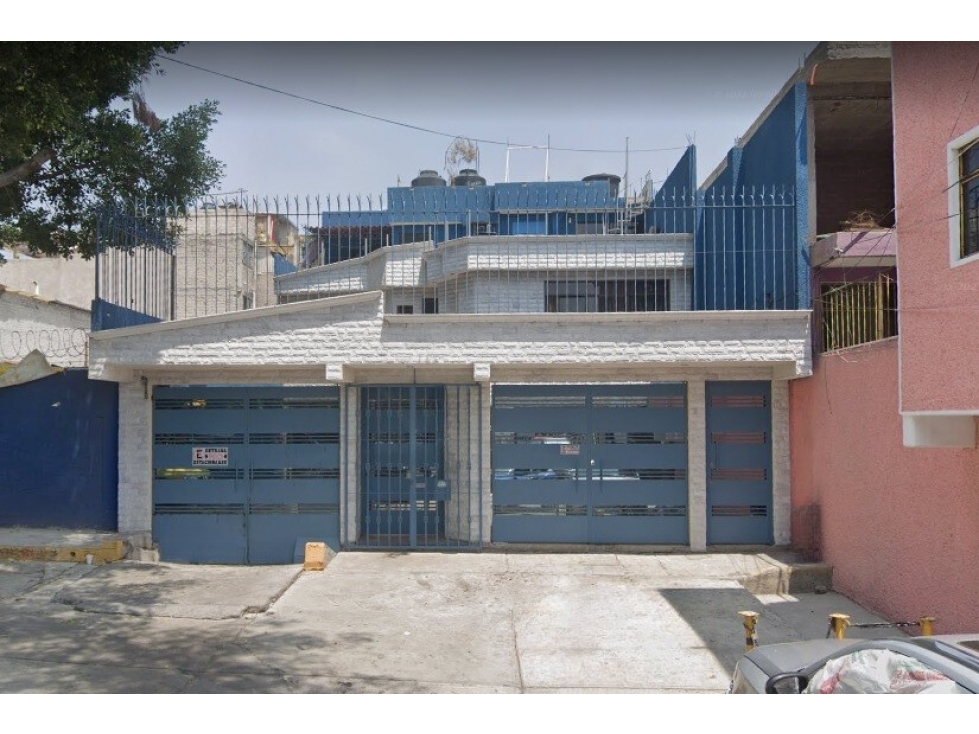 Casa en Remate en P. de Sto Domingo, FG-1950