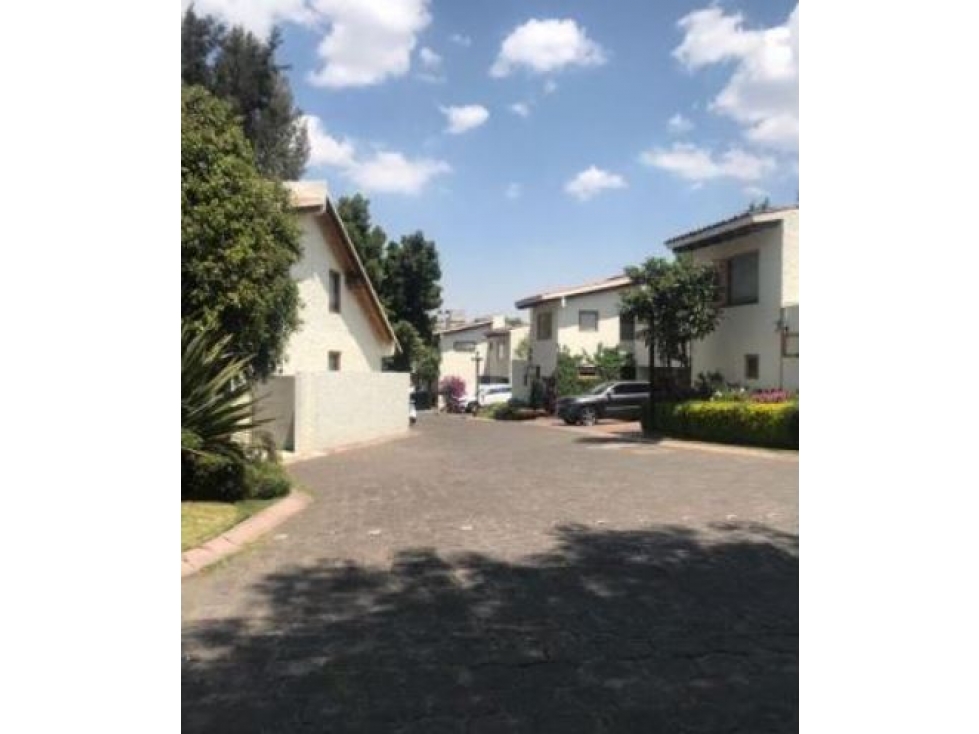 Casa en Remate en José María Castorena, FG-259