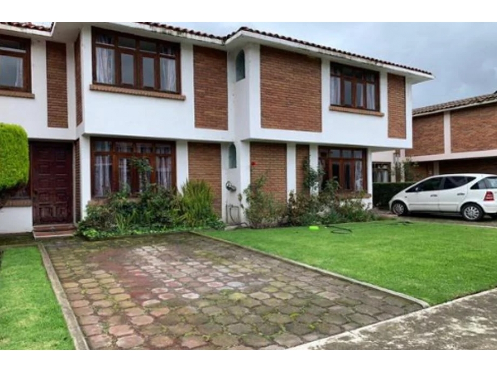 Casa en Remate en Azaleas, FG-1095 - 1