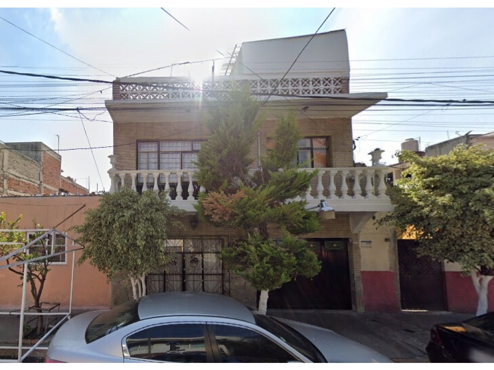 Casa en Remate en Fernando Casas Alemán, FG-852