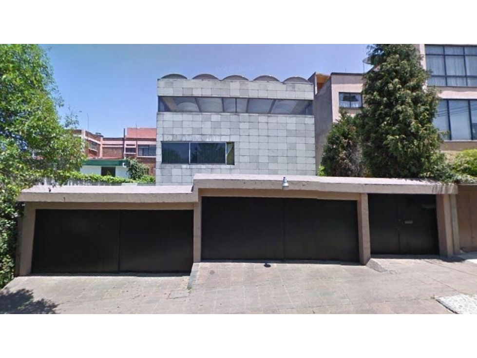 Casa en Remate en Lomas de Chapultepec, FG-1900