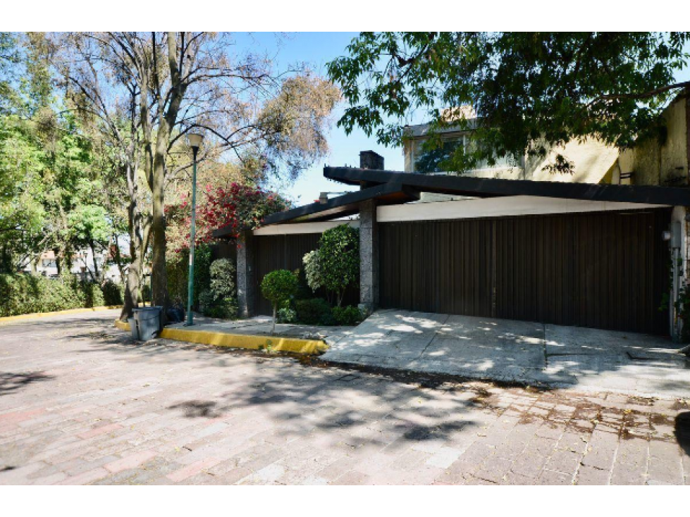 Casa en Remate en Fuentes del Pedregal, FG-941
