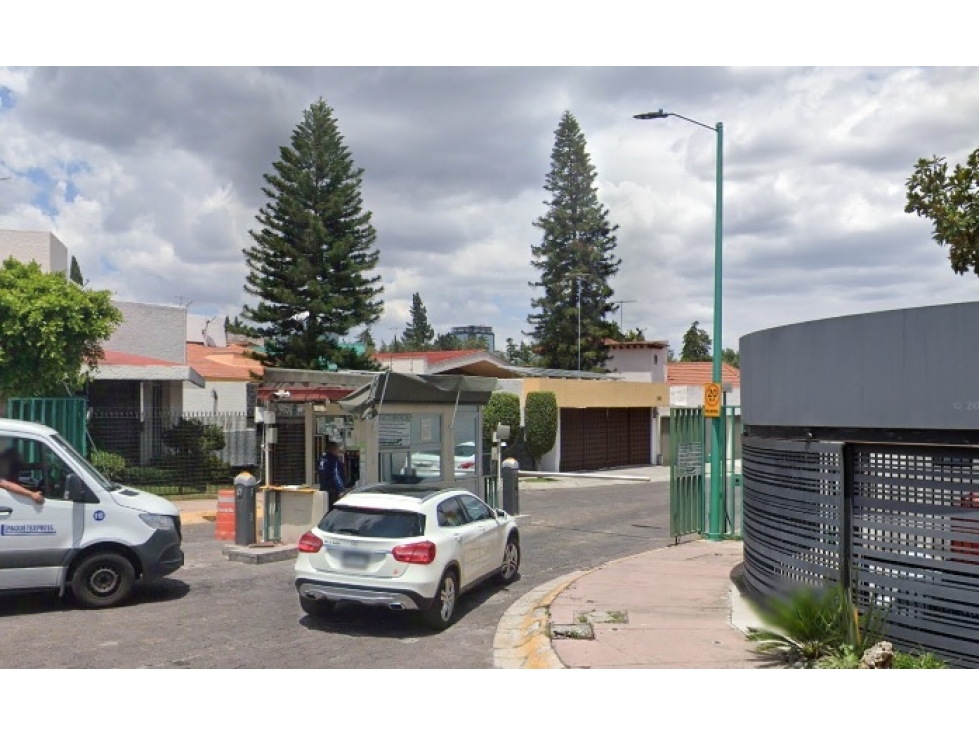 Casa en Remate en Parques Del Pedregal, FG-55