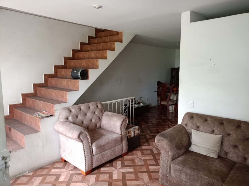 Se vende casa en Cali Barrio Santa Elena (JPG) CW:9307668 — foto 2