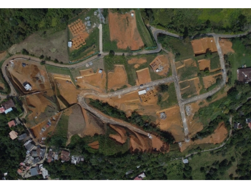 HERMOSO LOTE EN COPACABANA — foto 3