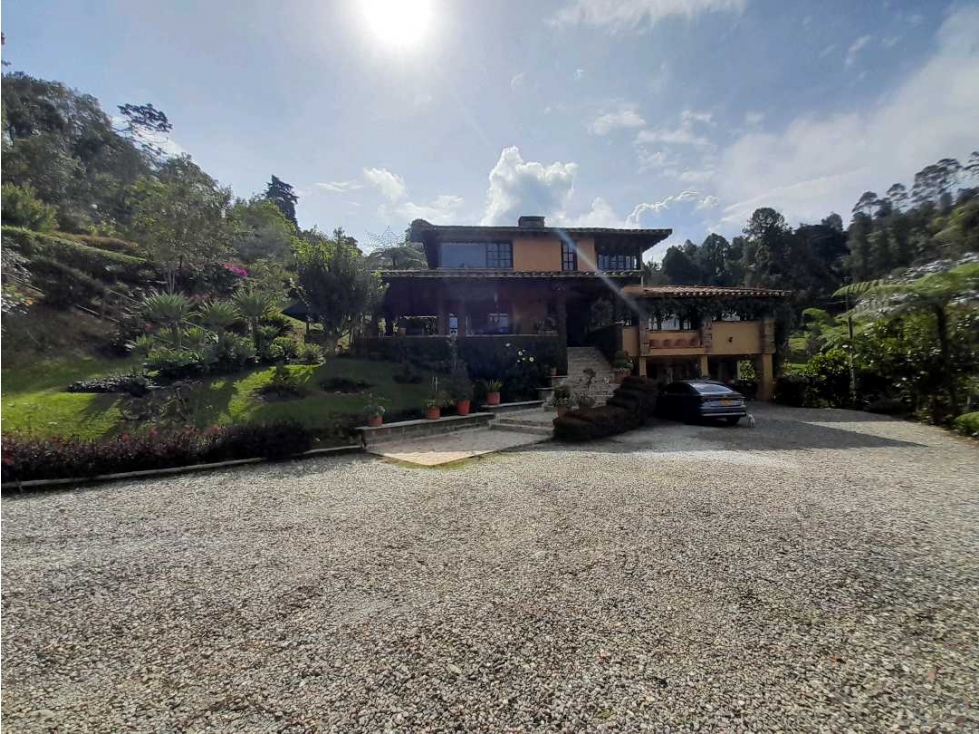 Venta lujosa Casa Poblado Balsos DL 9049400