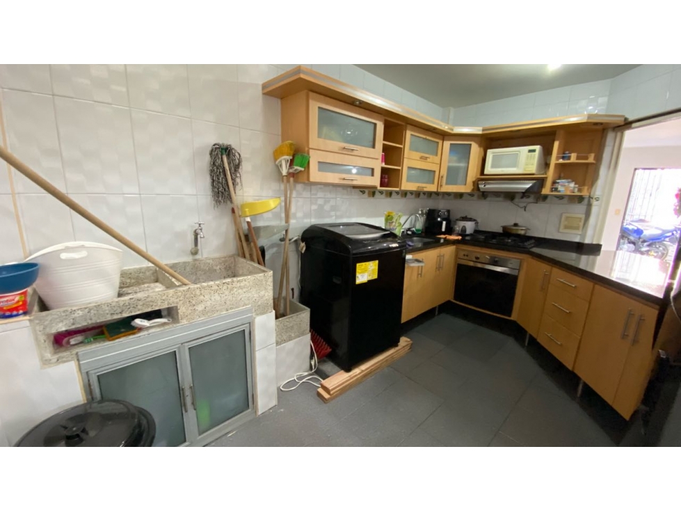 CASA EN VENTA EN EL BARRIO CANEY DE CALI DE 3 PISOS LO cw9368993 — foto 5