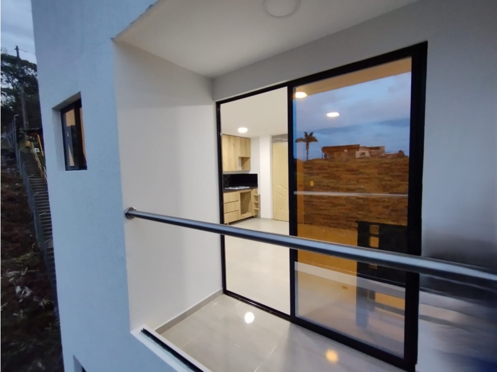 Apartamento en Venta, Sector Barrio Comuneros, El Peñol - 3