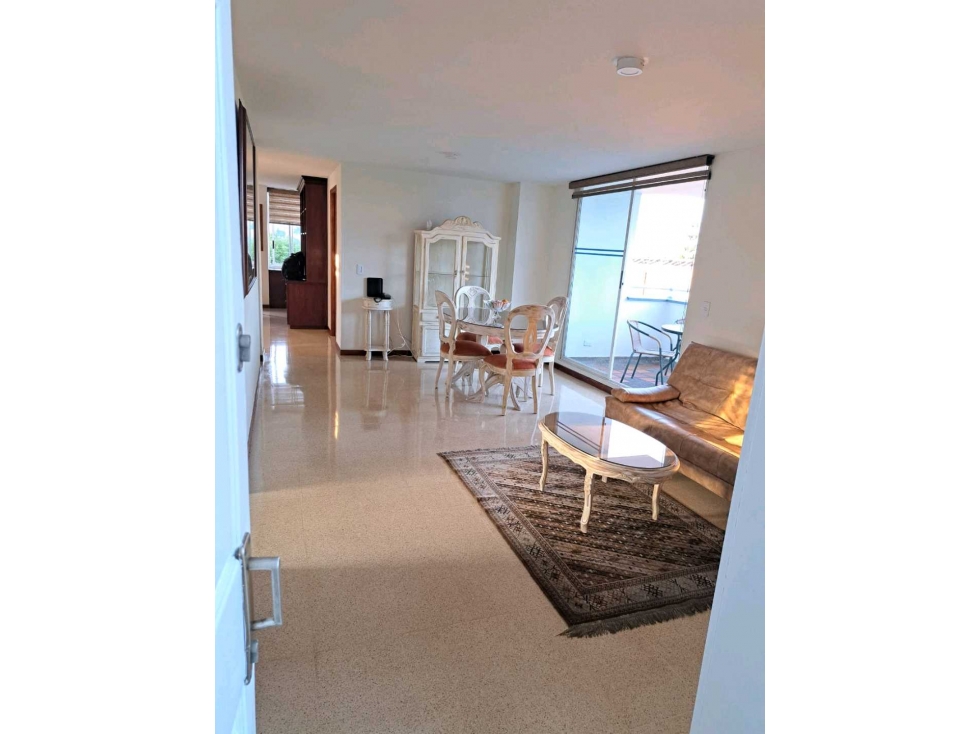 Apartamento La Mota cerca Club El Rodeo