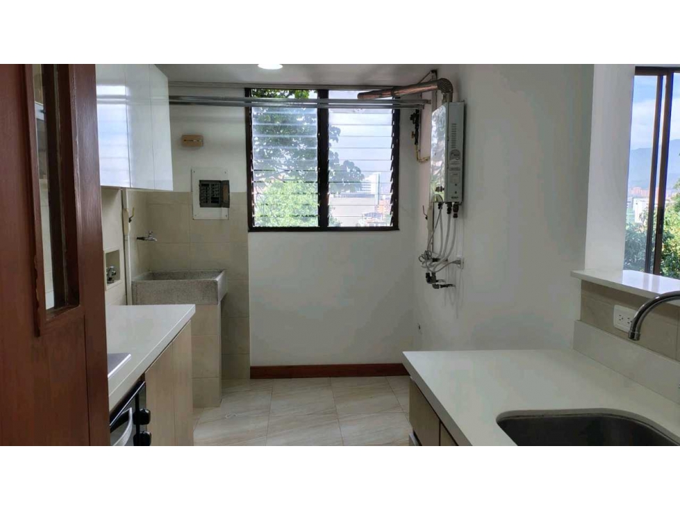 Venta de Apartamento en Poblado (cerca a la Linde) — foto 2