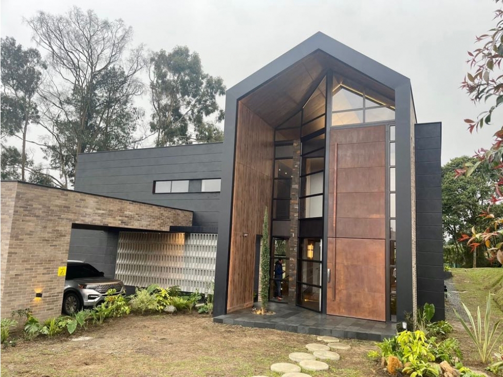 CASA EN VENTA EN ENVIGADO ALTO DE LAS PALMAS