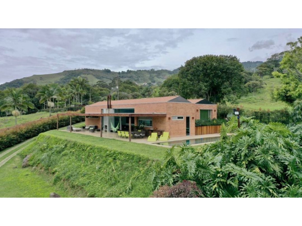 HERMOSA FINCA EN VENTA EN COPACABANA