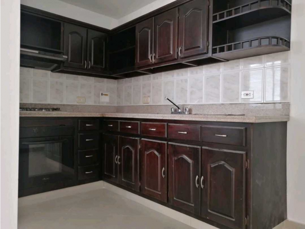 SE VENDE APARTAMENTO LAURELES