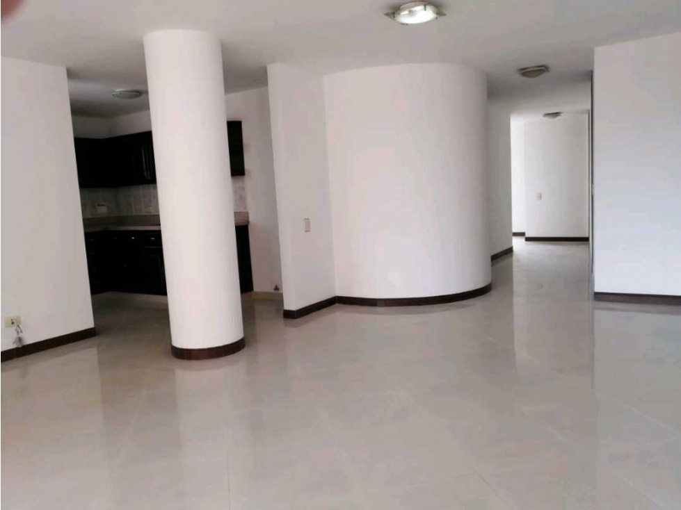 SE VENDE APARTAMENTO LAURELES — foto 2