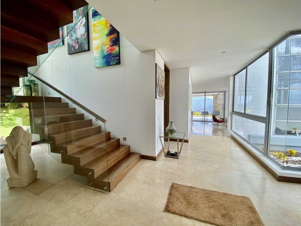 CASA EN VENTA ENVIGADO LOMA DEL ESCOBERO PARTE BAJA — foto 2