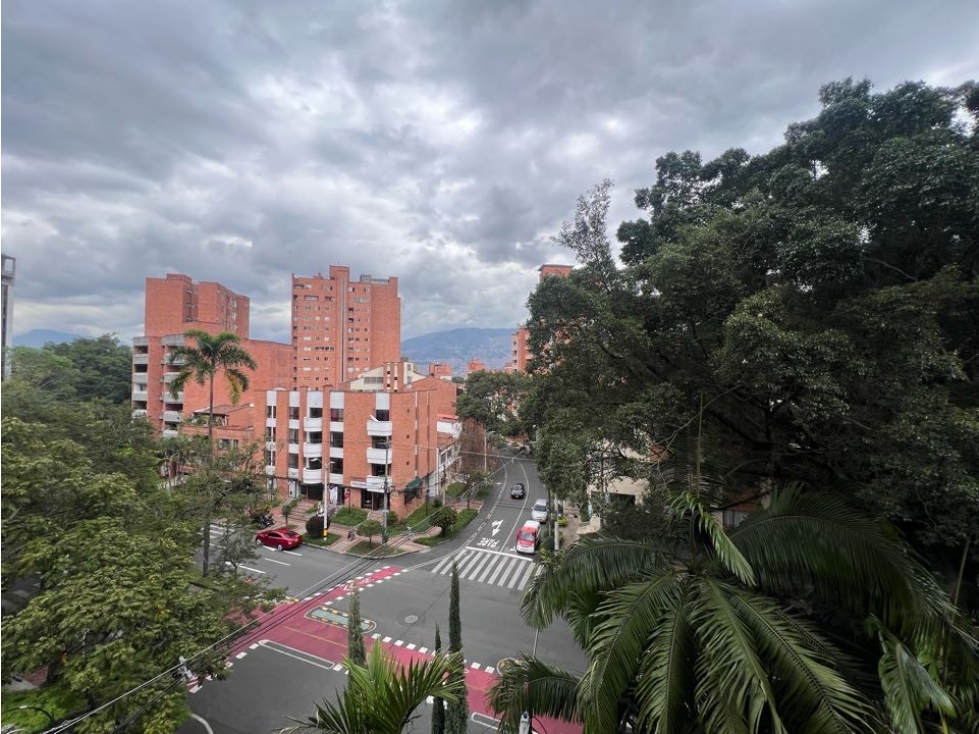 Excelente ubicación. Cerca al segundo parque de LAURELES