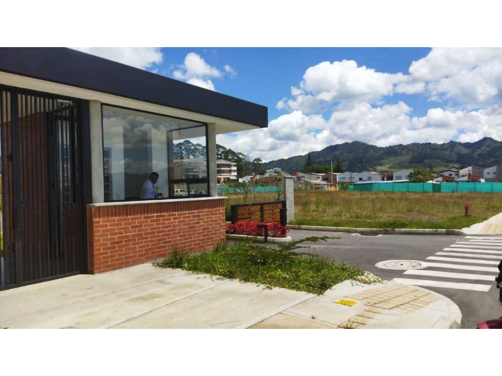 Lote listo para construir ubicado en la Ceja, precio de oportunidad.