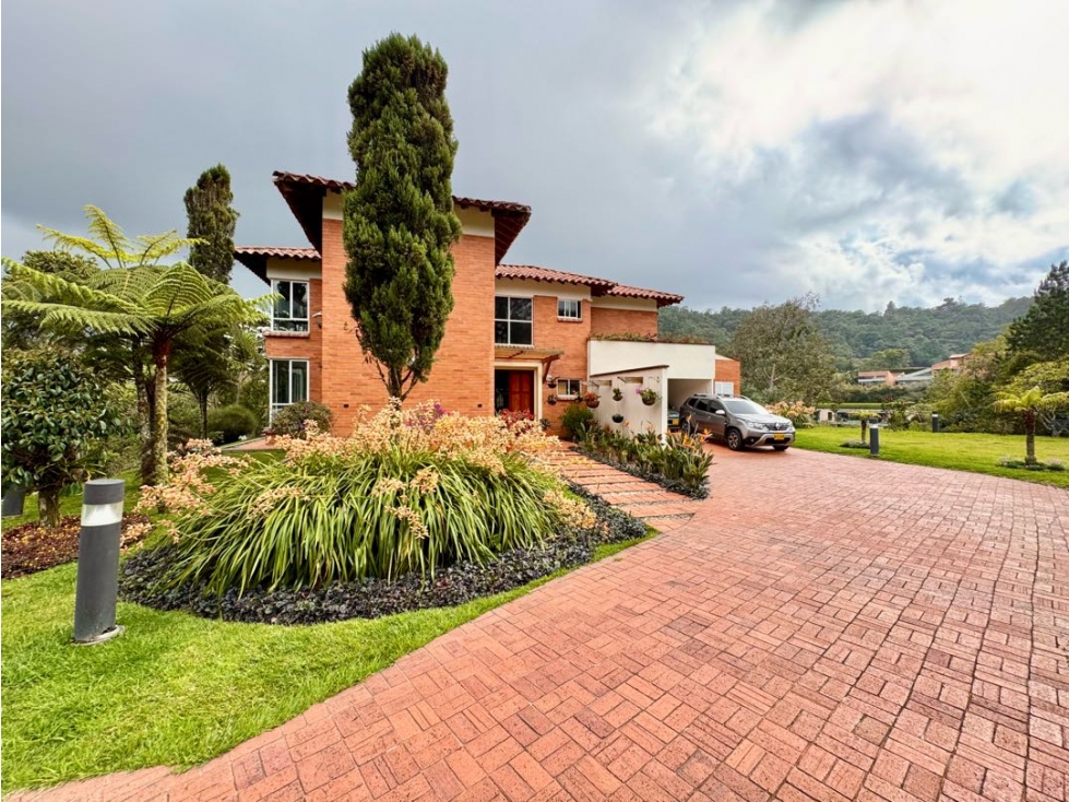 ESPECTACULAR CASA EN VENTA EN ENVIGADO LOMA DEL ESCOBERO — foto 2