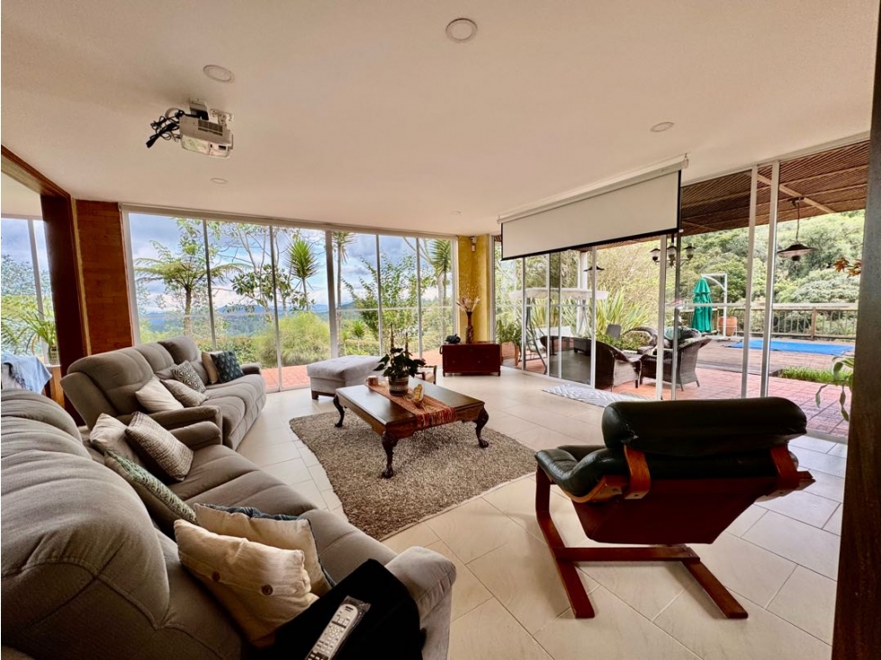 ESPECTACULAR CASA EN VENTA EN ENVIGADO LOMA DEL ESCOBERO — foto 5