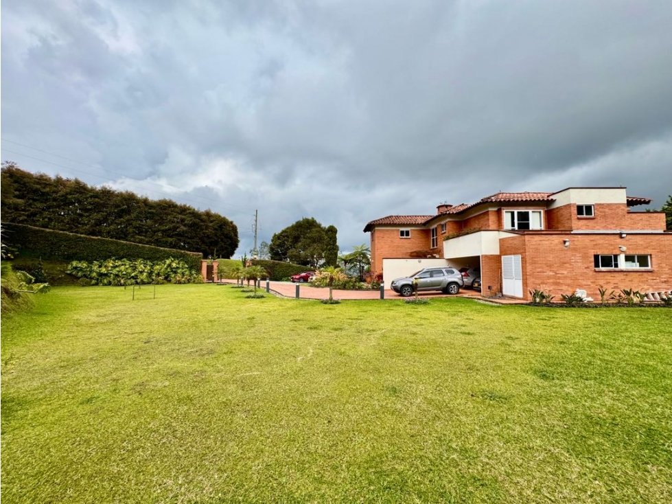 ESPECTACULAR CASA EN VENTA EN ENVIGADO LOMA DEL ESCOBERO — foto 4