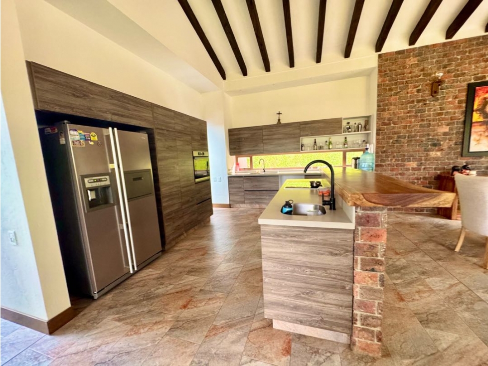 HERMOSA CASA EN VENTA ENVIGADO LOMA DEL ESCOBERO PARTE BAJA — foto 4