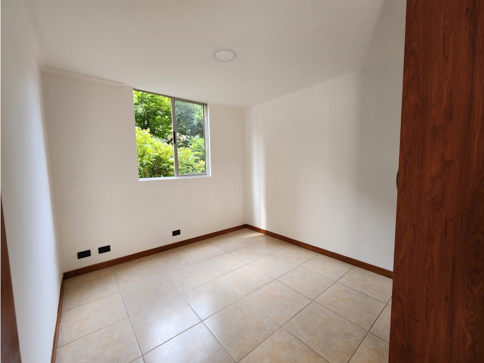VENTA DE APARTAMENTO DUPLEX, EN EL POBLADO, UNIDAD COMPLETA