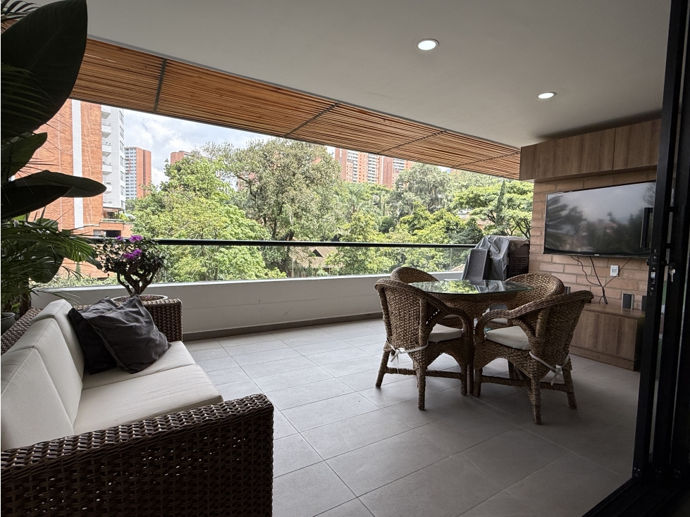 VENTA APTO ENVIGADO CON AMPLIA TERRAZA, BALCÓN CON VISTA ESPECTACULAR
