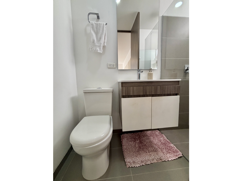 TE OFREZCO EXCLUSIVO APARTAMENTO EN ENVIGADO SECTOR LAS BRUJAS
